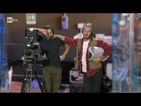 La rubrica "Il gobbo" - Stasera c'è Cattelan su Raidue  04/10/2022