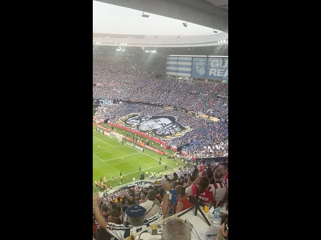 Vídeo relacionado con Gora Erreala Afición Real Sociedad San Sebastián Camiseta Manga Raglan