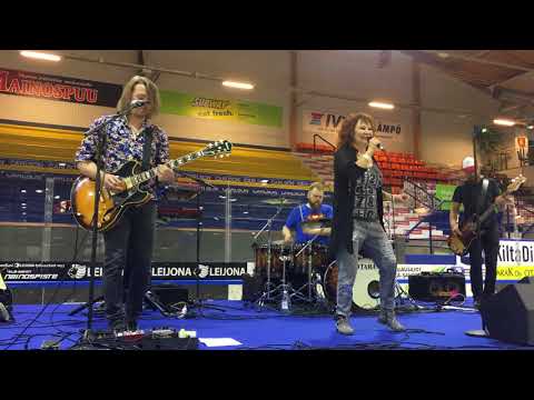 Sata salamaa  - Virve ”Vicky” Rosti