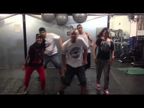 Grupo BASS - Tyga ft. Chris Brown - Holla At Me