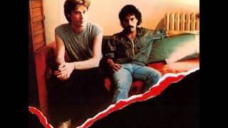 Hall &amp; Oates - Don&#39;t Blame It On Love