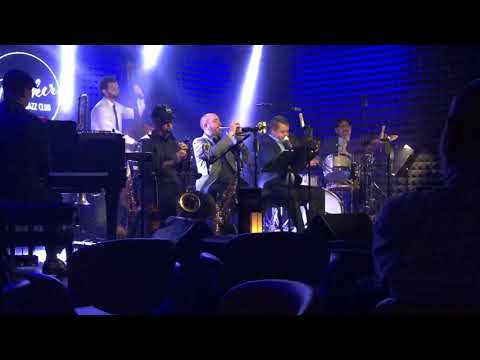 House band with mike sailors Armstrong tune