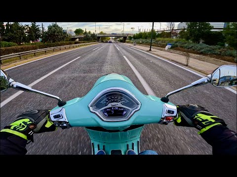 Piaggio Vespa GTS 300 2023 | MotoRaw 4K