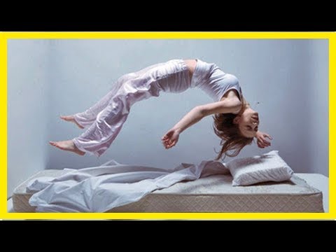 Por que às vezes seu corpo tem um espasmo violento quando está quase pegando no sono?