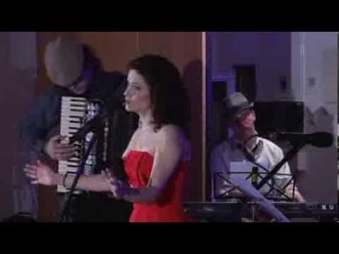 Lucia Šoralová - O lásce, cti a kuráži LIVE, BA 11.12.2012