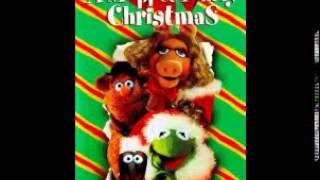 A Muppet Family Christmas - 08 - Pass It On