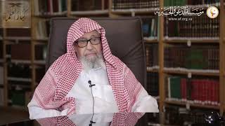 صورة شخص يحلق شعره للعمرة في بلده لمعالي الشيخ صالح الفوزان