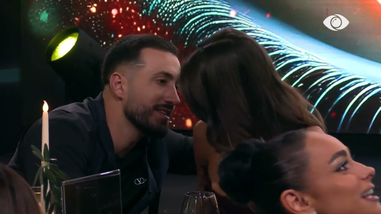 “Si ke bërë llogaritë mirë…”/ Jozi shkëmben puthje me Loredanën
