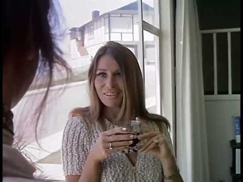 THE PLEASURES OF A WOMAN | 1972 | "Martine Gets Lynn Drunk"