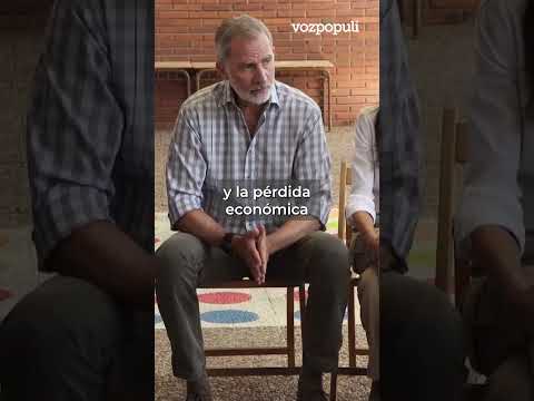 El Rey muestra su cercanía y apoyo a los vecinos de las zonas afectadas por los incendios en Galicia