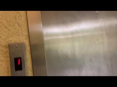 Hydraulic Elevator At Building 2 At The Bonaventure Resort&Spa In Weston FL