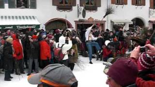 preview picture of video 'Unsinniger Donnerstag 2010 Mittenwald Part 02'