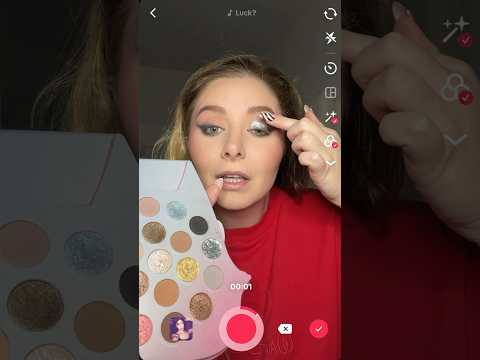 Paula's New Year's Eve look 😍🎆 Who wants to see the result? 😋