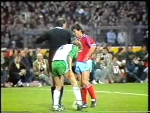 Bremen v Bayern (1985-86) (7/12)
