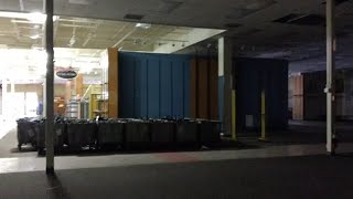 Exploring inside an abandoned Bobs Stores