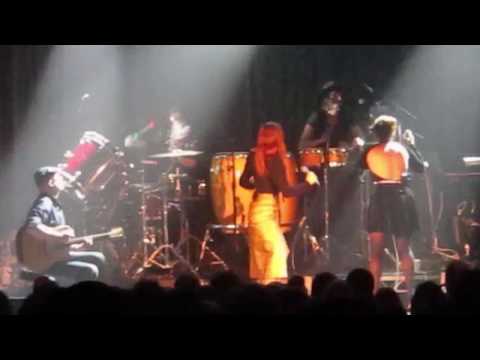 Nouvelle Vague 'Blue Monday' feat. Mélanie Pain & Élodie Frégé