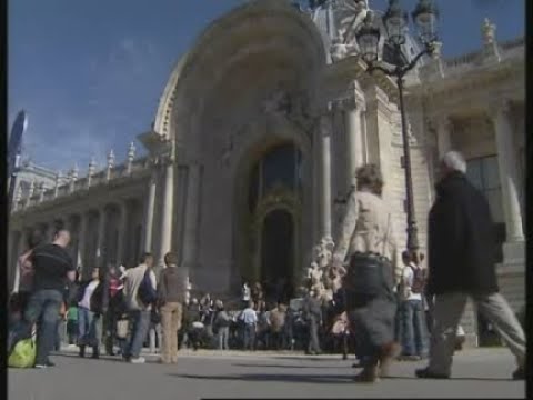 Spring/Summer 2007 collection for Louis Vuitton in Paris