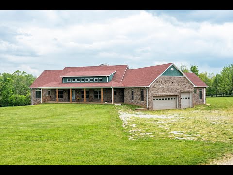 Almost 10,000 square feet on 11 acres in the heart of the horse capital!