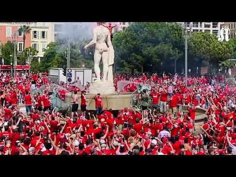 FC-Fans in Nizza: Stimmung an der Fontaine du Soleil auf dem Place Masséna