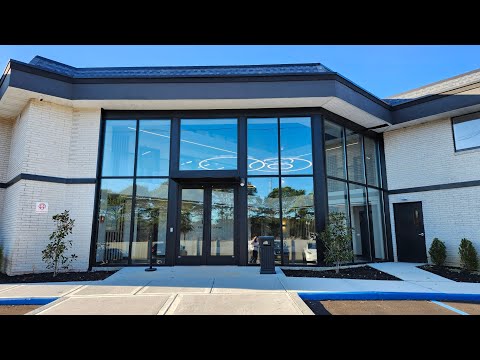 "1600 Executive Center" Join Yossi Greenzwieg on a tour of this remarkable office building.