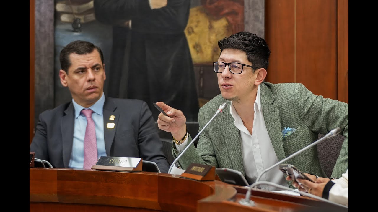 "No les prometimos endeudarlos, sino la garantía del derecho a acceder a la educación": Daniel Rojas