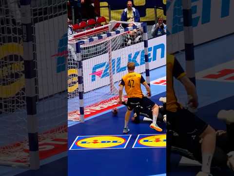 Absolute cinema 😳🎬 #handball #håndbold #goalkeeper #ehfeuro2026