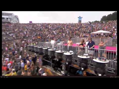 Chuckie live Set At Tomorrowland 2012 Part 1