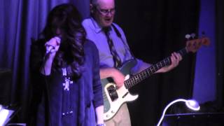 MANDY BARNETT  "Walking After Midnight"  (Patsy Cline 1957)