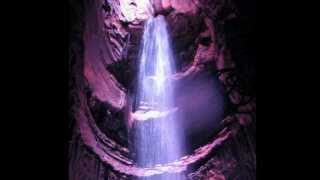 preview picture of video 'Ruby Falls in Lookout Mountain, Chattanooga Tennessee'