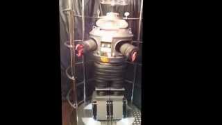 Lost in Space Functioning Robot with J2 Elevator 2