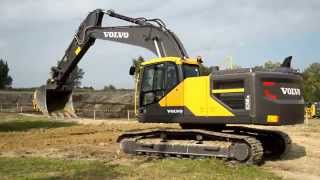 preview picture of video 'Volvo EC250E, Lánctalpas kotró az ÉBSZ kiállításon, 2014., 140919-2-0014'