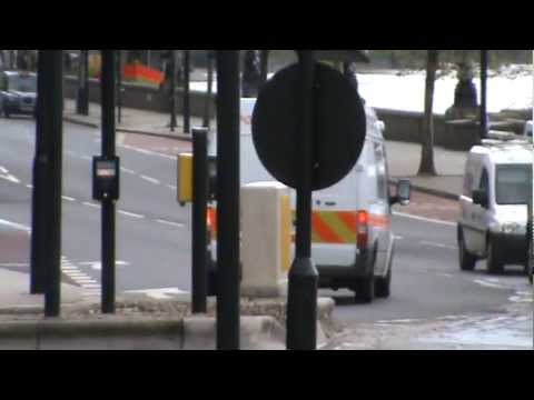 Metropolitan Police Ford Transit Cell Van On Blue's And Two's