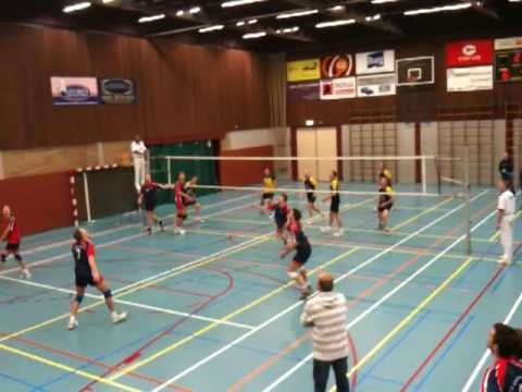 20091121 Croonenburg  H1 Plafond te laag.MOV