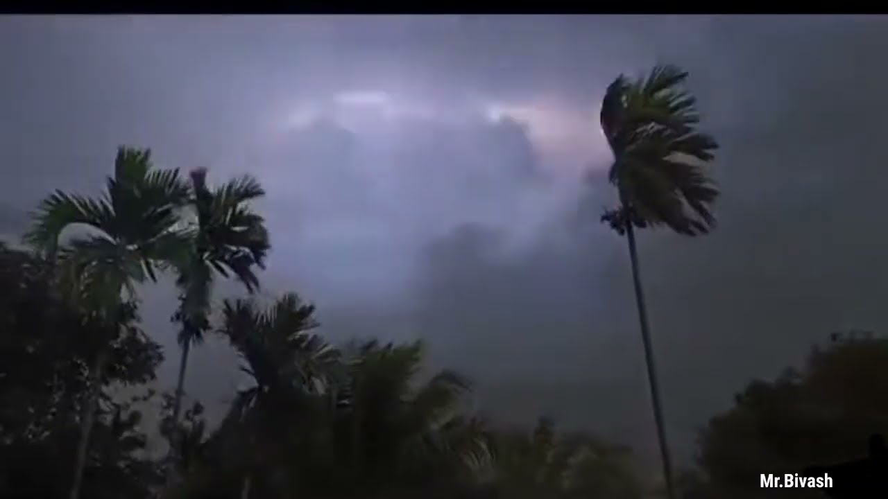 🥲sad alone song💦 #rainy day what's aap status#hindi sad song