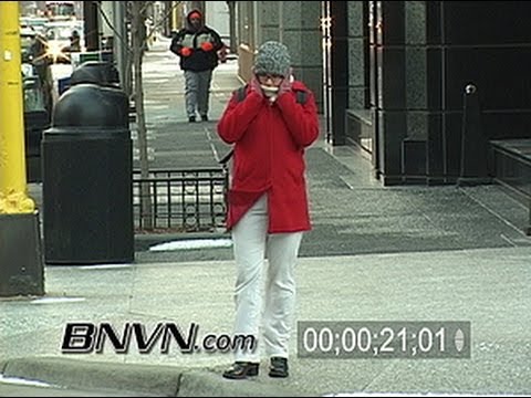 3/11/2004 Video of people in extreme cold weather in Minneapolis, MN