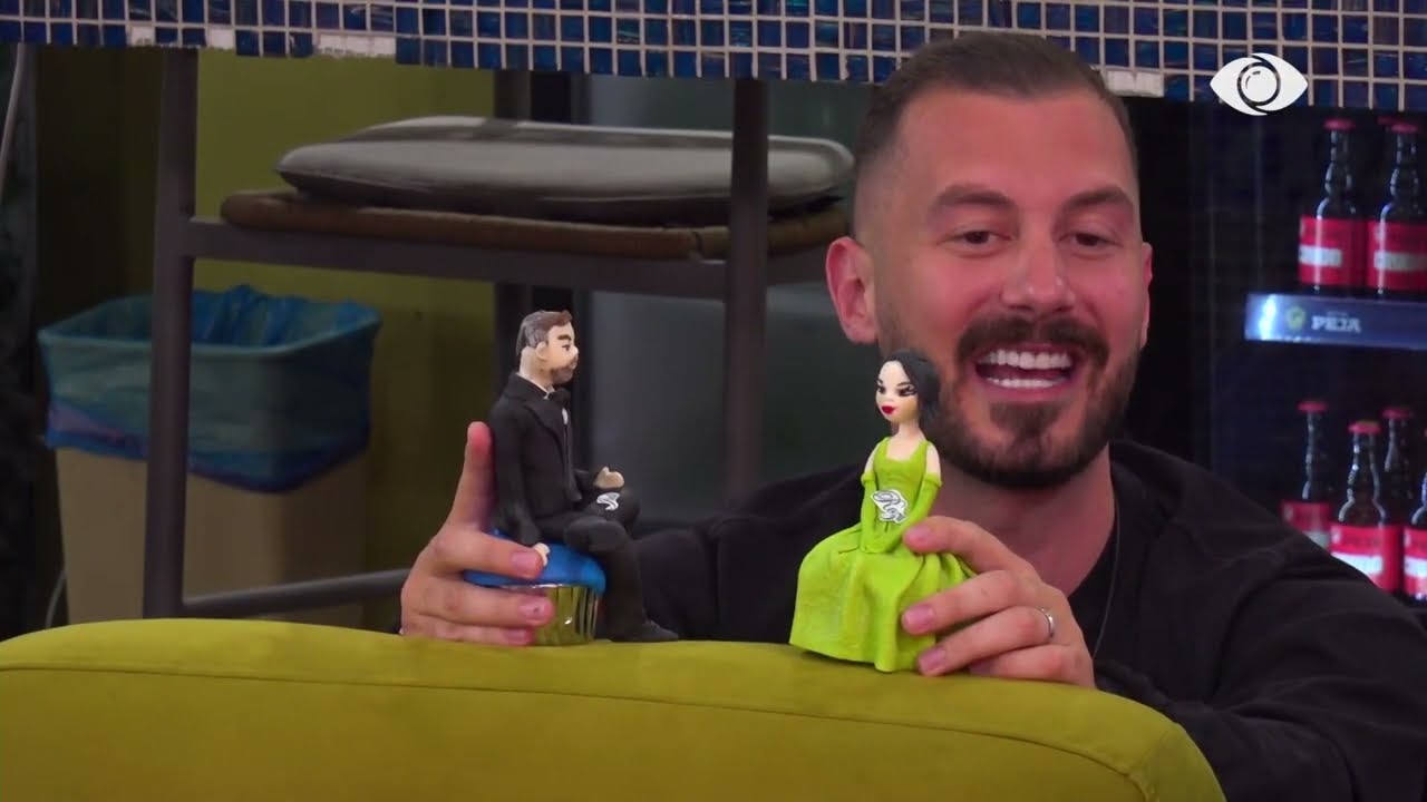 “Ti je kalama”/ Romeo e ironizon me kukulla, si reagoi Juli