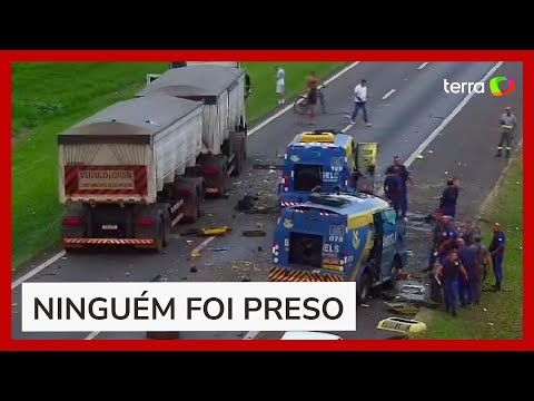 Grupo explode dois carros-fortes em rodovia no interior de São Paulo