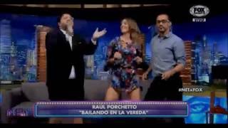 Raúl Porcheto con The Barmans en Nunca es Tarde   Bailando en la vereda
