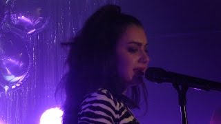 Charli XCX - London Queen - Live Paris 2015