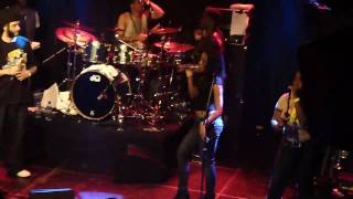 13 Alborosie live 2010 - Mama She don't like you - De Melkweg Amsterdam.MP4