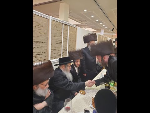 כ"ק אדמו"ר מסאטמאר ביי די שמחת החתונה פון נכד הרבני הנגיד ר' מענדל שווימער הי"ו