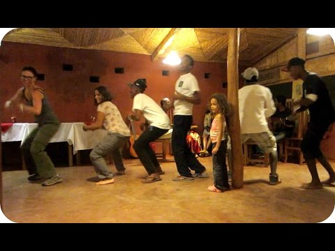 DANCING IN MADAGASCAR  (Travel Vlog)