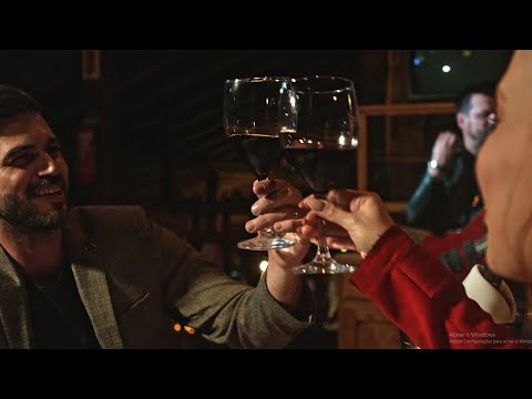 SORRISO LINDO  - UM BRINDE A NÓS DOIS  (CLIPE OFICIAL)