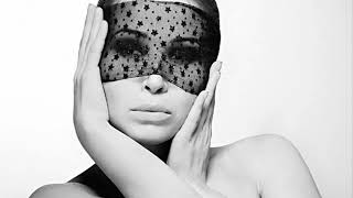 Ain&#39;t That a Kick in The Head   Robbie Williams