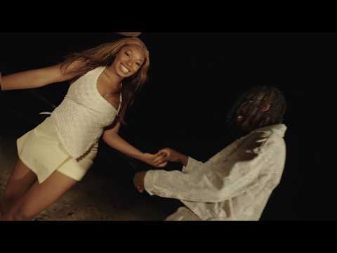 DOGGY MOOV  and AKIZYSAN