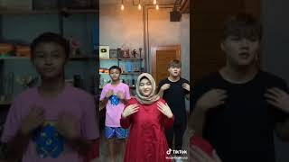 Download lagu Goyang Tiktok | Rizky, Putri dan Rizwan mp3