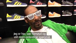 Snoop Dogg  angry at reporter in Norway.