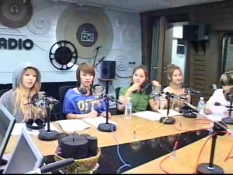 4Minute having fun to Huh