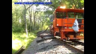 preview picture of video 'Inserting the new ties. Railroad Maintenance (Part 9/14)'