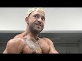 Muscle worship natural flexível